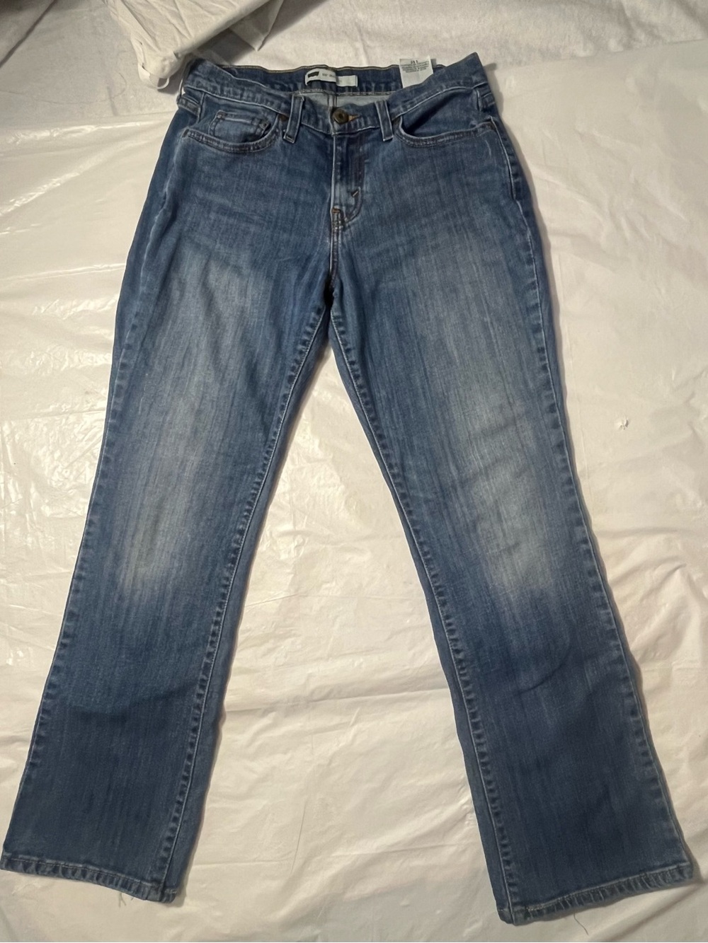 Levi's Women's Bootcut Jeans Sz 8 short Medium Blue Wash